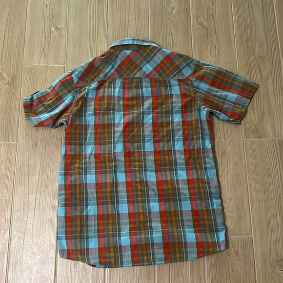 Mountain Hardwear Men’s Plaid Button Down Short Sleeve Shirt - Picture 3 of 5